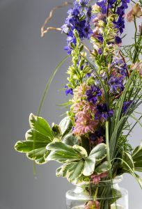 Vertical floral arrangement
